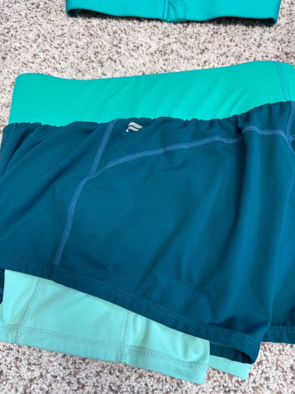 Fabletics workout set - Picture 3 of 5